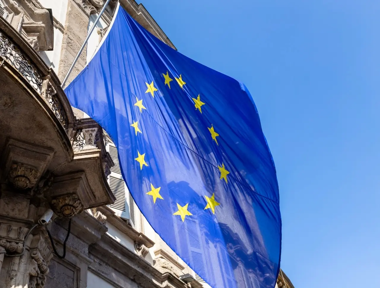 Eurostat: Ήπια ανάκαμψη 0,2% στο ΑΕΠ Ευρωζώνης και 0,3% στην ΕΕ το γ’ τρίμηνο