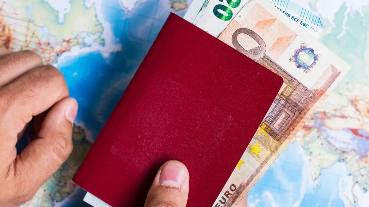 Όλο και δυσκολότερη γίνεται η αγορά χρυσής βίζας στην Ευρώπη