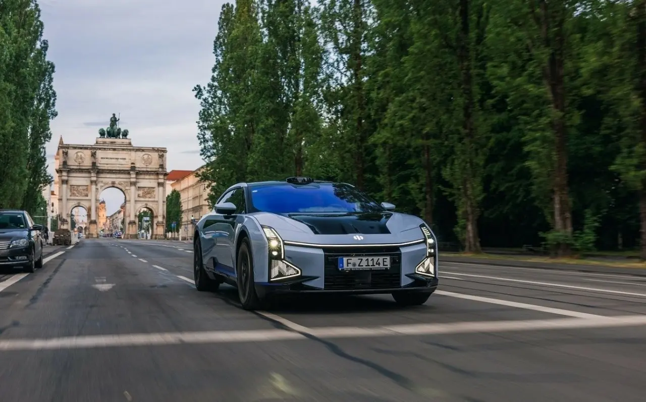 Ηλεκτρικά αυτοκίνητα: Πώς επελαύνουν στην Ευρώπη οι Κινέζοι - Στα άκρα η σύγκρουση