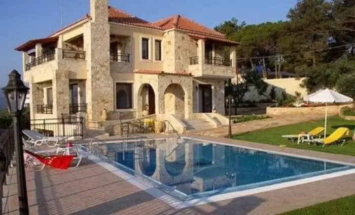 Ποιοι αγοράζουν εξοχικές κατοικίες στην Ελλάδα - Το προφίλ των επενδυτών