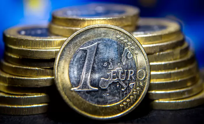 Το ευρώ ενισχύεται 0,12%, στα 1,1104 δολάρια