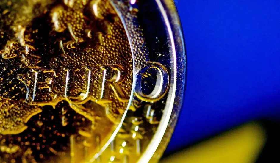 Υπηρεσίες και λιανικό εμπόριο βελτίωσαν το οικονομικό κλίμα