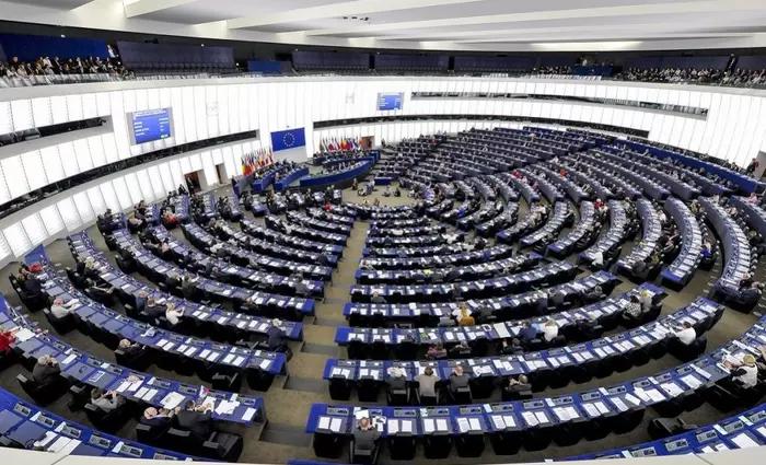 ΕΚ: Οχι σε συμφωνία Brexit χωρίς το ιρλανδικό 'backstop'