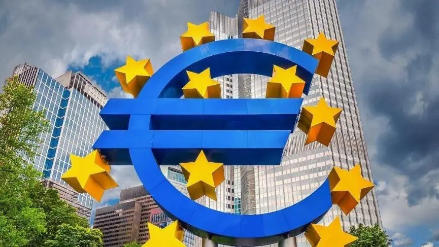 Σε τροχιά ανάπτυξης η Ευρωζώνη: Οι γερμανικές υπηρεσίες αντισταθμίζουν τη γαλλική ύφεση