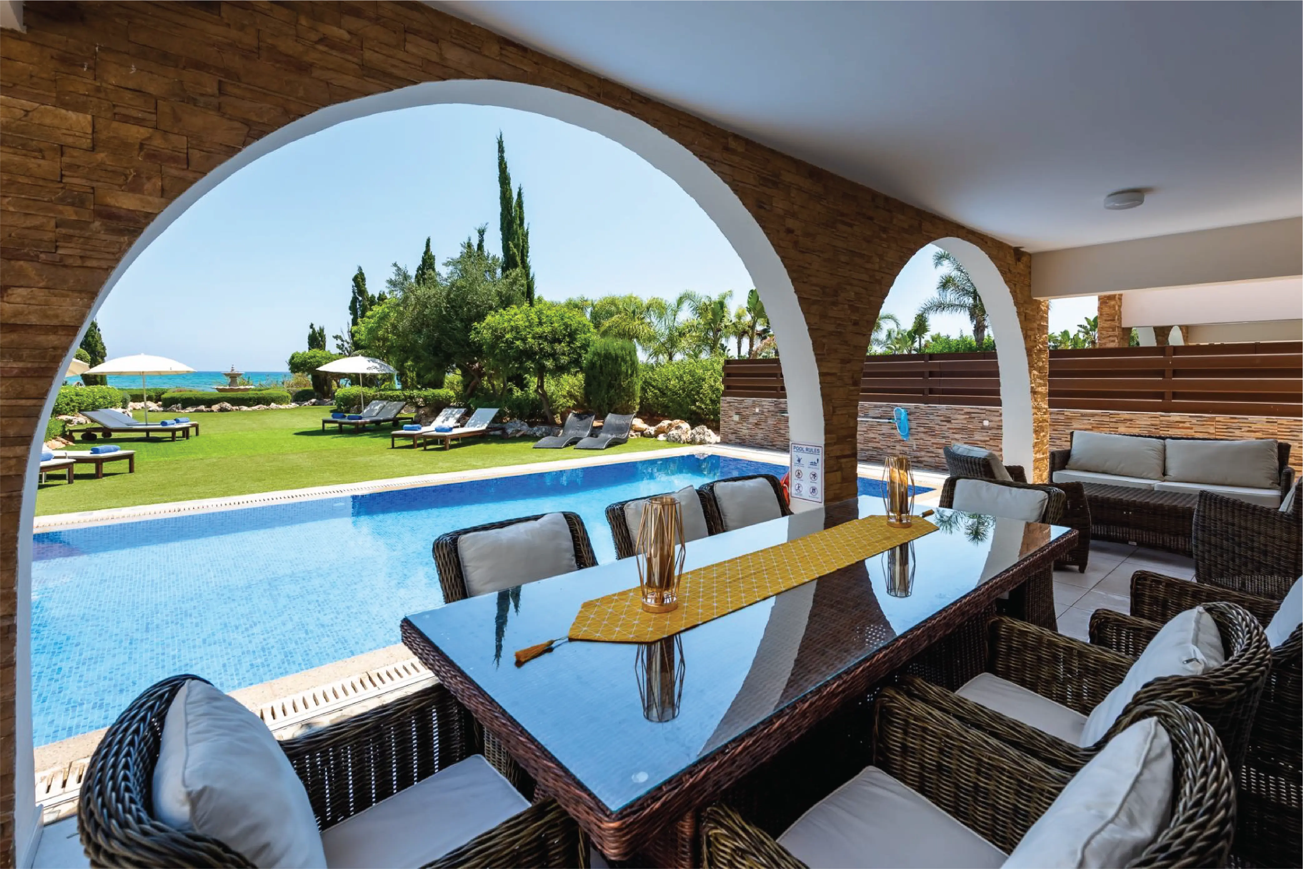 EZORIA: Η φιλοξενία αλλιώς - Ποιοτική Διαμονή και Επαγγελματική Διαχείριση Τουριστικών Κατοικιών στην Κύπρο