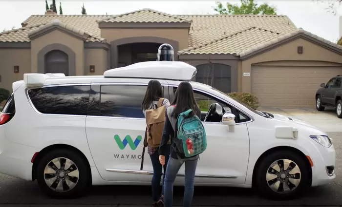 Η θυγατρική της Google βγάζει στους δρόμους ρομποτικό βαν – ταξί