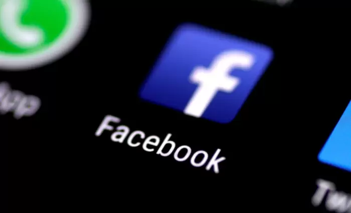 Το Facebook θέλει να μας πληρώνει για να ηχογραφεί τις συνομιλίες μας