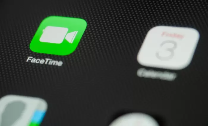 Σφάλμα λογισμικού Apple, επιτρέπει σε τρίτους να κρυφακούουν 