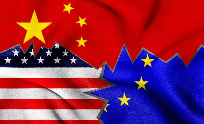 Capital Economics: Ξεχάστε τις «σφαίρες επιρροής», το νου σας στα μπλοκ υπερδυνάμεων