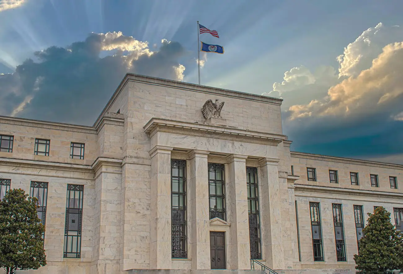 Μπάρκιν (Fed): Περιορισμένοι οι κίνδυνοι για την απασχόληση και τον πληθωρισμό