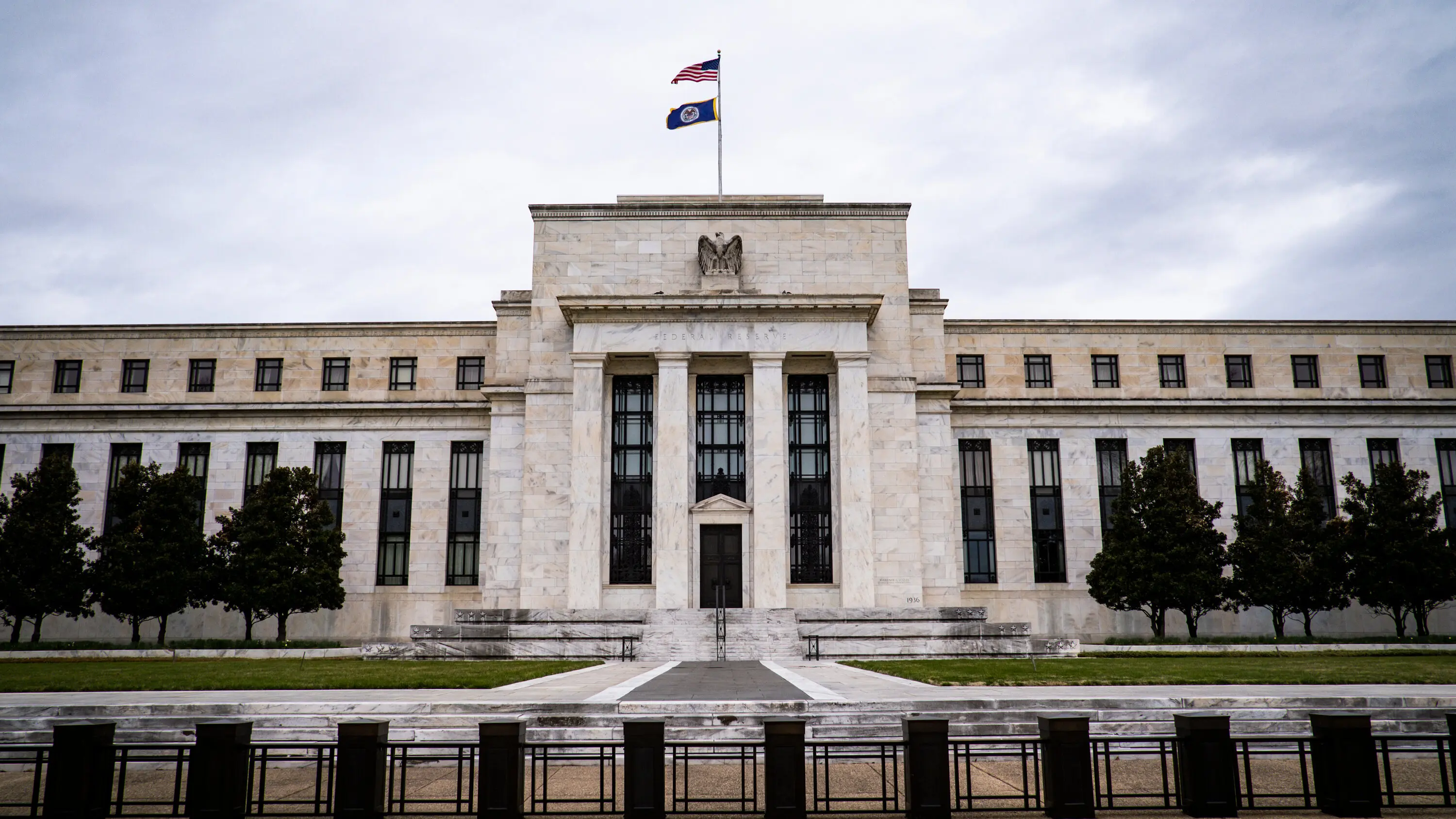 Oι επιδιώξεις της Fed δεν είναι στρωμένες με... ροδοπέταλα