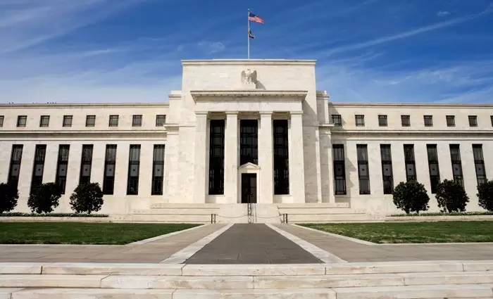 Η Fed μείωσε αιφνιδιαστικά τα επιτόκια