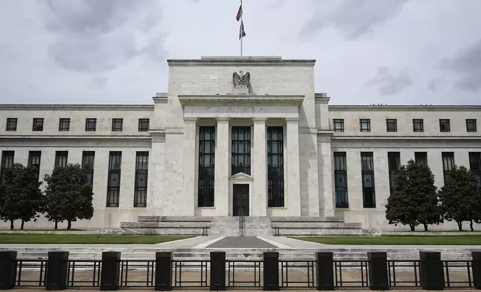 Προβλέπουν σύντομα μικρότερες αυξήσεις επιτοκίων