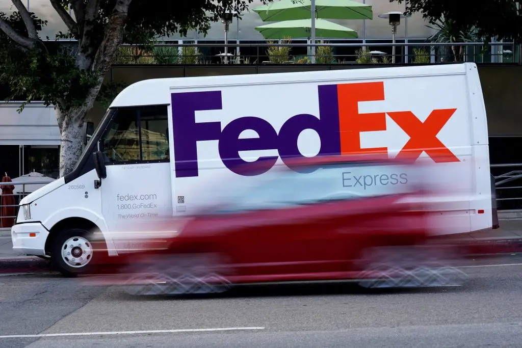 FedEx: Κατέθεσε αγωγή για να της επιστραφούν δασμοί