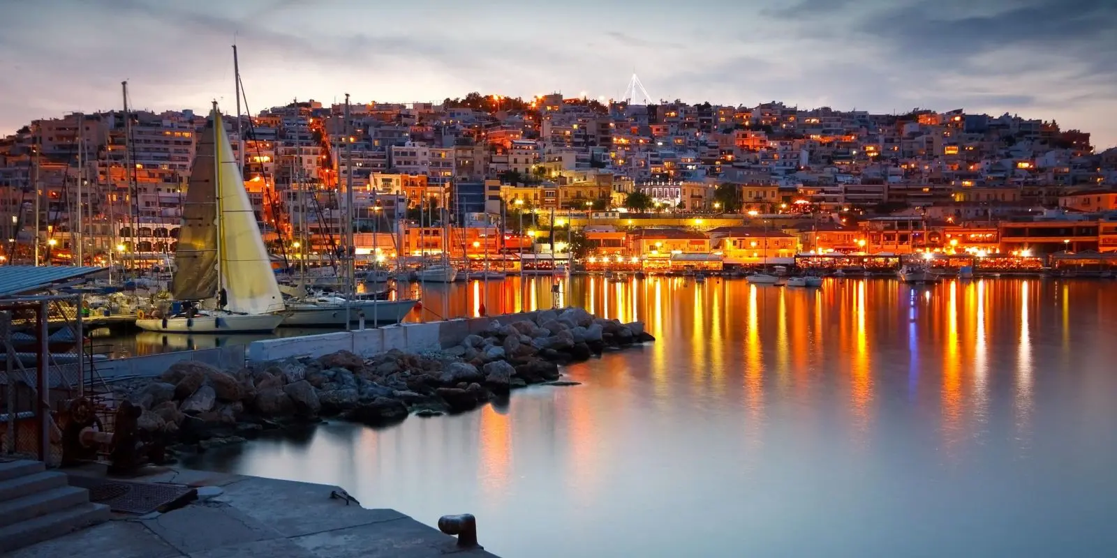 Ουρές για πολυτελή διαμερίσματα στο παραλιακό μέτωπο της Αθήνας