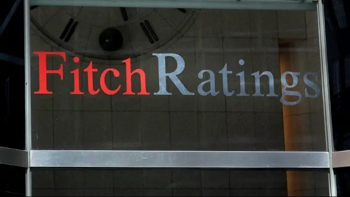 Fitch: Αρνητική πλέον η προοπτική του βρετανικού αξιόχρεου