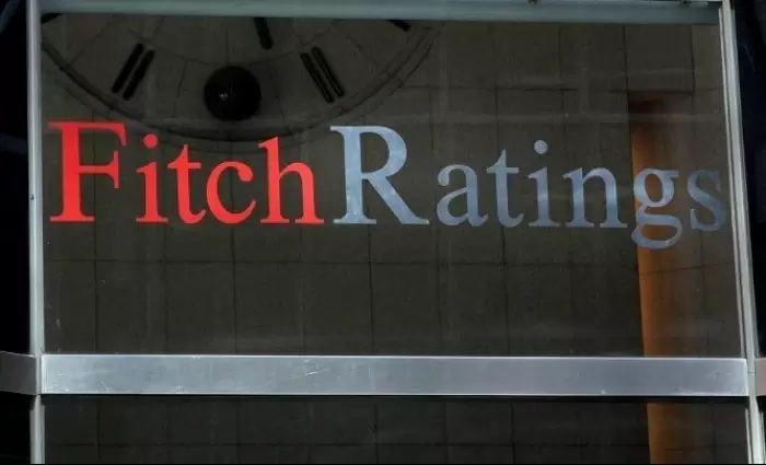Fitch: Αρνητική πλέον η προοπτική του βρετανικού αξιόχρεου