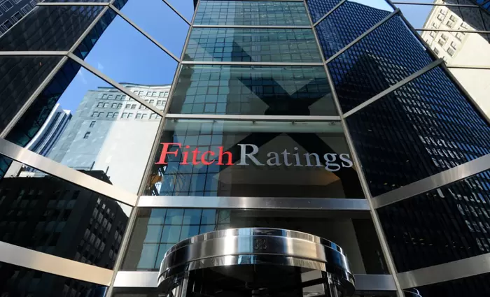 Fitch: Αναμένει ισχυρή ζήτηση LNG και έλλειμμα στην παραγωγή