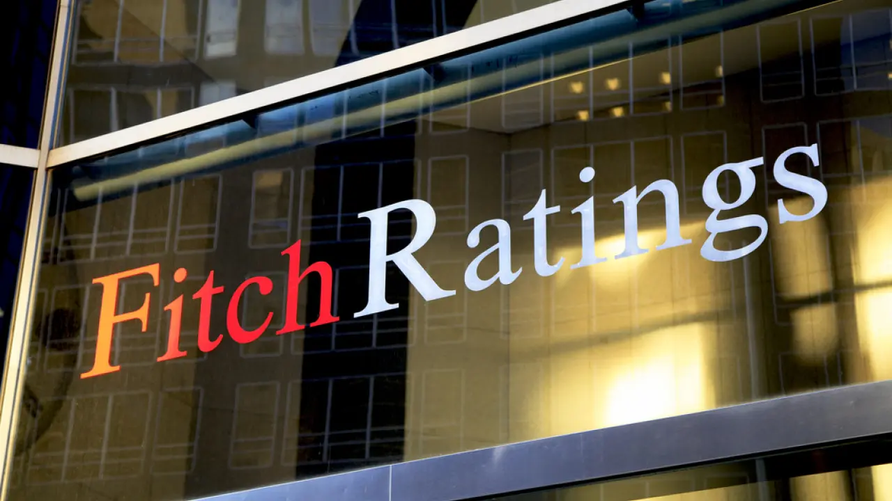 O οίκος Fitch αναβάθμισε το αξιόχρεο τριών ελληνικών τραπεζών