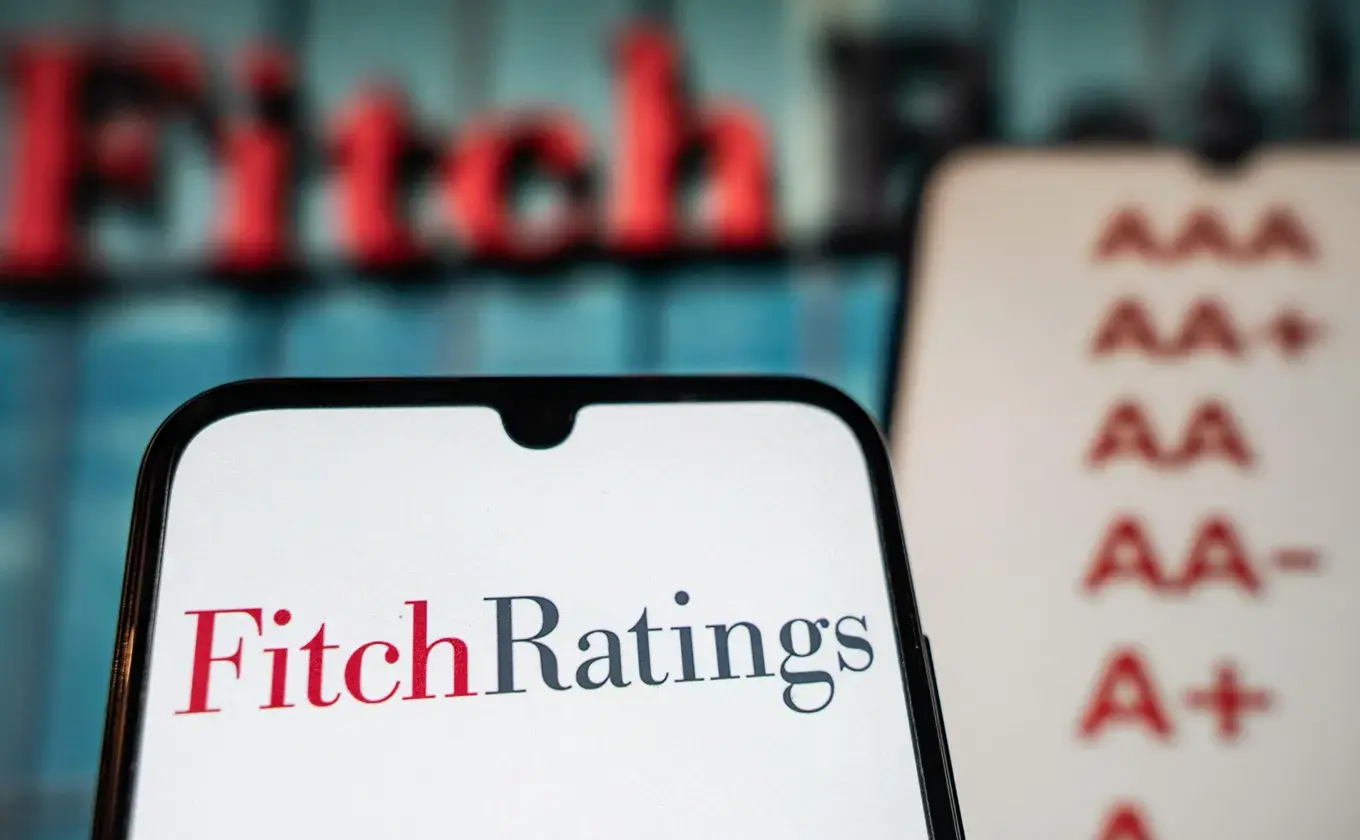 Χτύπημα Fitch στη Γαλλία – Υποβάθμισε την πιστοληπτική ικανότητα της σε Α+