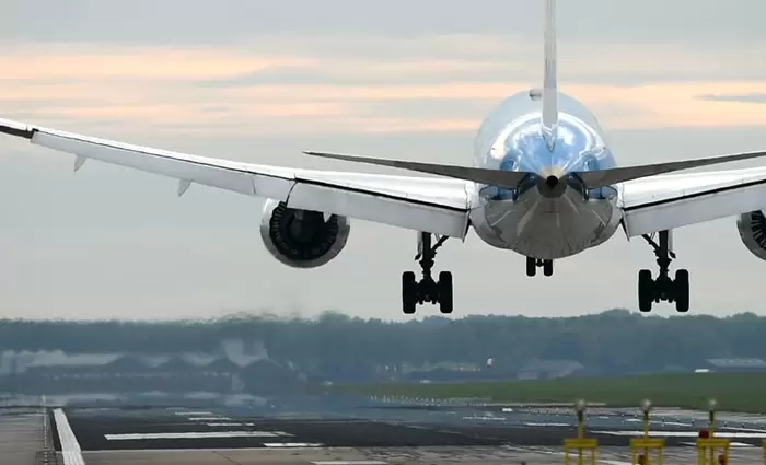 Πόσο ακριβά θα είναι πλέον τα αεροπορικά ταξίδια