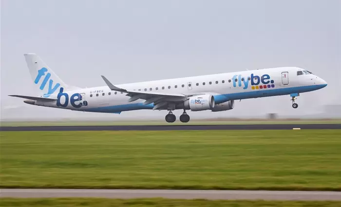 Βρετανία: Σανίδα σωτηρίας για την αεροπορική Flybe