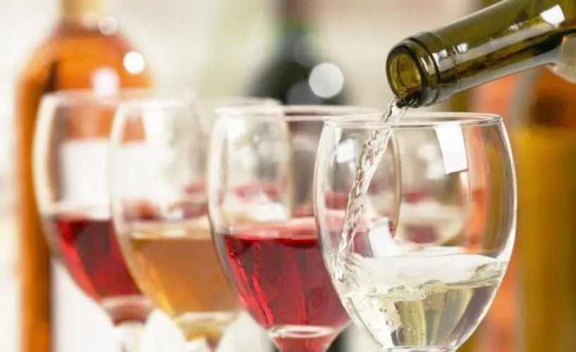 Βουλή: Ενέκρινε σχέδια υπηρεσίας και κανονισμό για φόρο κατανάλωσης 