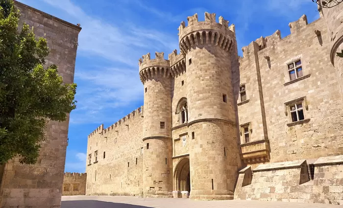 Η κλιματική κρίση «ξαναγράφει» τον χάρτη του τουρισμού - Το παράδειγμα της Ρόδου