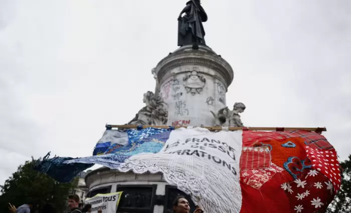 Το σοκ στην Γαλλία και η επόμενη ημέρα - «Καμπανάκι» για τα ομόλογα