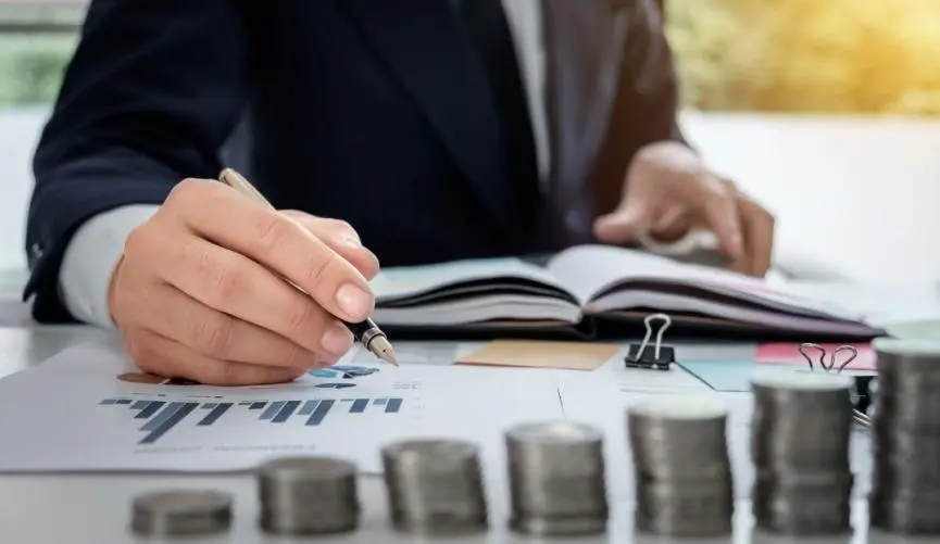 Hedge Funds: Ισχυρά κέρδη, αλλά και υψηλές αμοιβές και χρεώσεις
