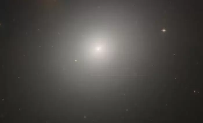 To Hubble εντόπισε «σφυγμό» σε γαλαξία που θεωρούσαμε νεκρό