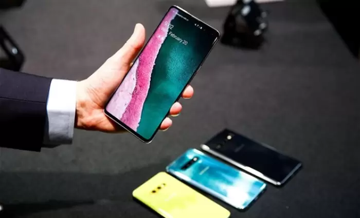 Έρχεται το smartphone τού αύριο με την κάμερα μέσα στην οθόνη