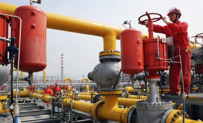 Υποχωρούν οι ευρωπαϊκές τιμές ΦΑ μετά την απειλή Τραμπ για κυρώσεις στη Ρωσία