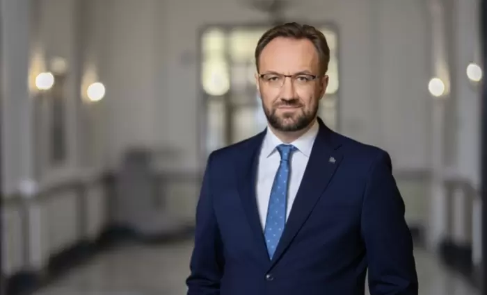 Σίμκους (ΕΚΤ): Αρκετά ξεκάθαρες οι αποφάσεις για τα επιτόκια