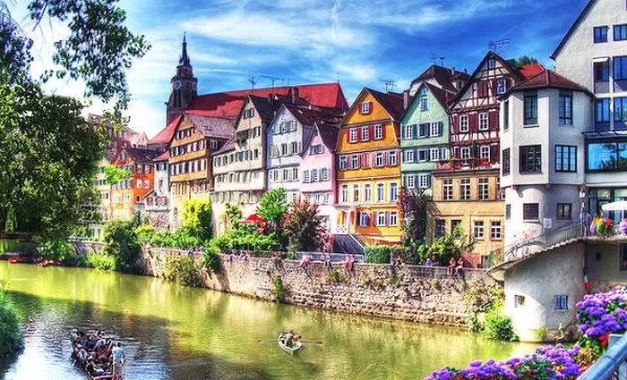 Η Γερμανία ξέμεινε από σπίτια και εργατικά χέρια