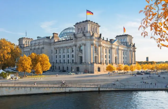 Ανακοινώθηκαν τα πρώτα μέτρα χαλάρωσης στην Γερμανία