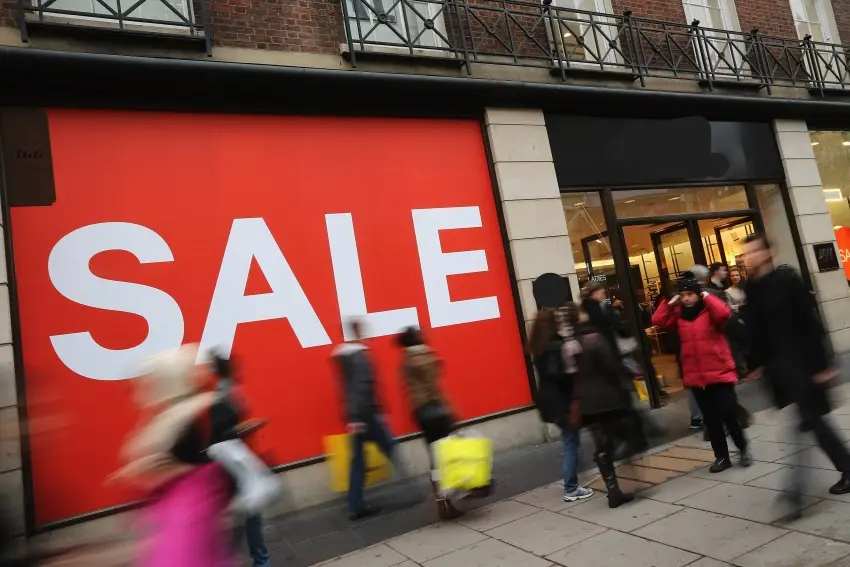 Αρχίζουν οι θερινές εκπτώσεις στην Ελλάδα