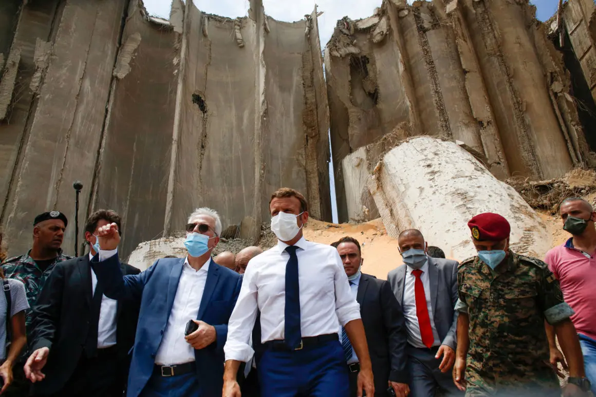 Ο Μακρόν ανακοινώνει 100 εκατομμύρια ευρώ στήριξη στον Λίβανο