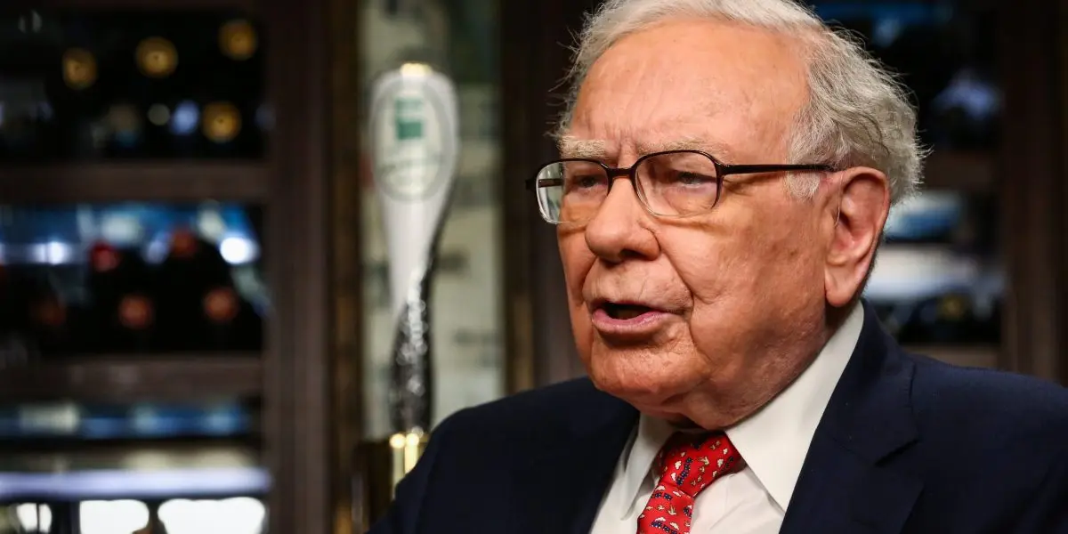 Πώς ο Buffett κερδίζει όταν οι δισεκατομμυριούχοι χάνουν $400 δισ.