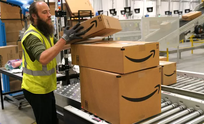 Amazon: Διεθνής κινητοποίηση κατά των 