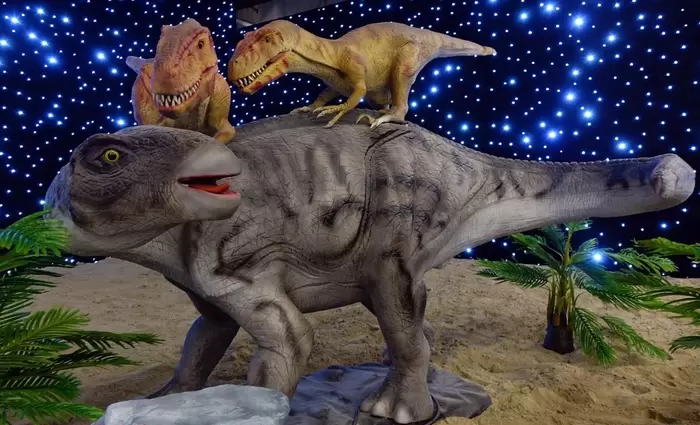 Έλληνας μηχανικός γιγάντιων ρομποτικών δεινοσαύρων στην Κίνα