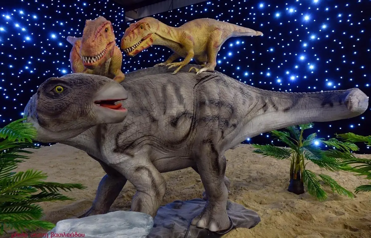 Έλληνας μηχανικός γιγάντιων ρομποτικών δεινοσαύρων στην Κίνα