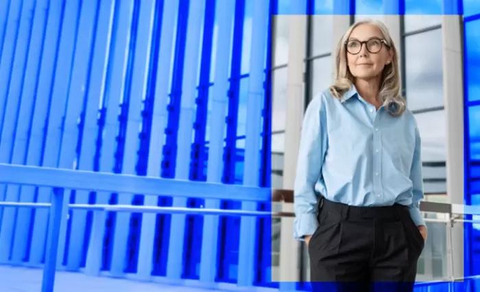 Οι παγκόσμιοι CEOs εντείνουν τις επενδύσεις σε AI και ταλέντο παρά τις οικονομικές προκλήσεις