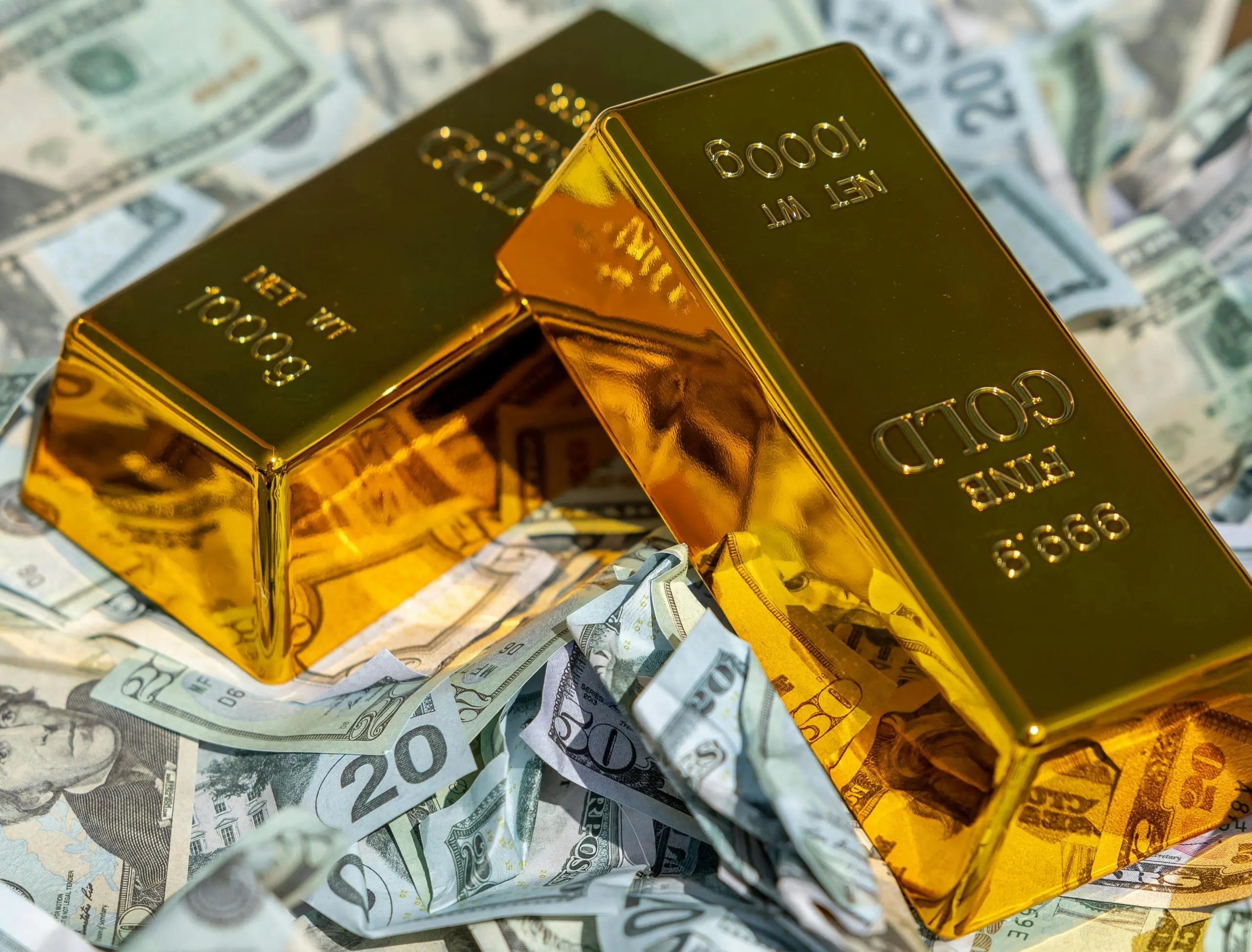 «Ταύρος» για τον χρυσό η UBS - Πού ανεβάζει τον πήχη