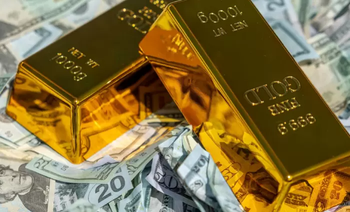 «Ταύρος» για τον χρυσό η UBS - Πού ανεβάζει τον πήχη