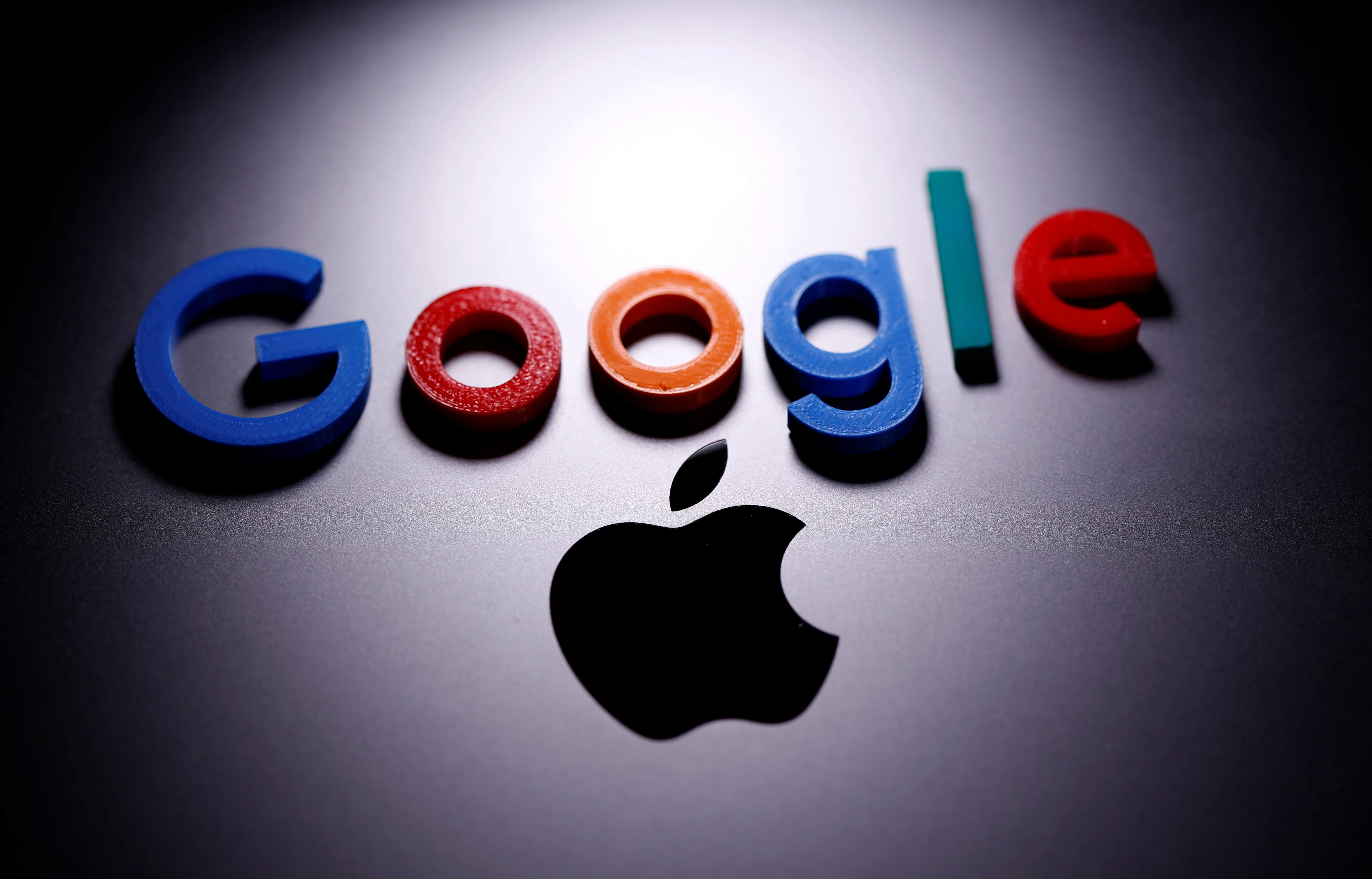 Google-Apple: Οι υπόγειοι δεσμοί που έφεραν μία αντιμονοπωλιακή δίκη