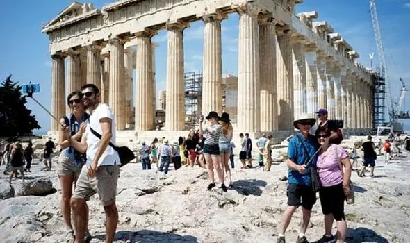 Ανοίγει για Βρετανούς τουρίστες η Ελλάδα