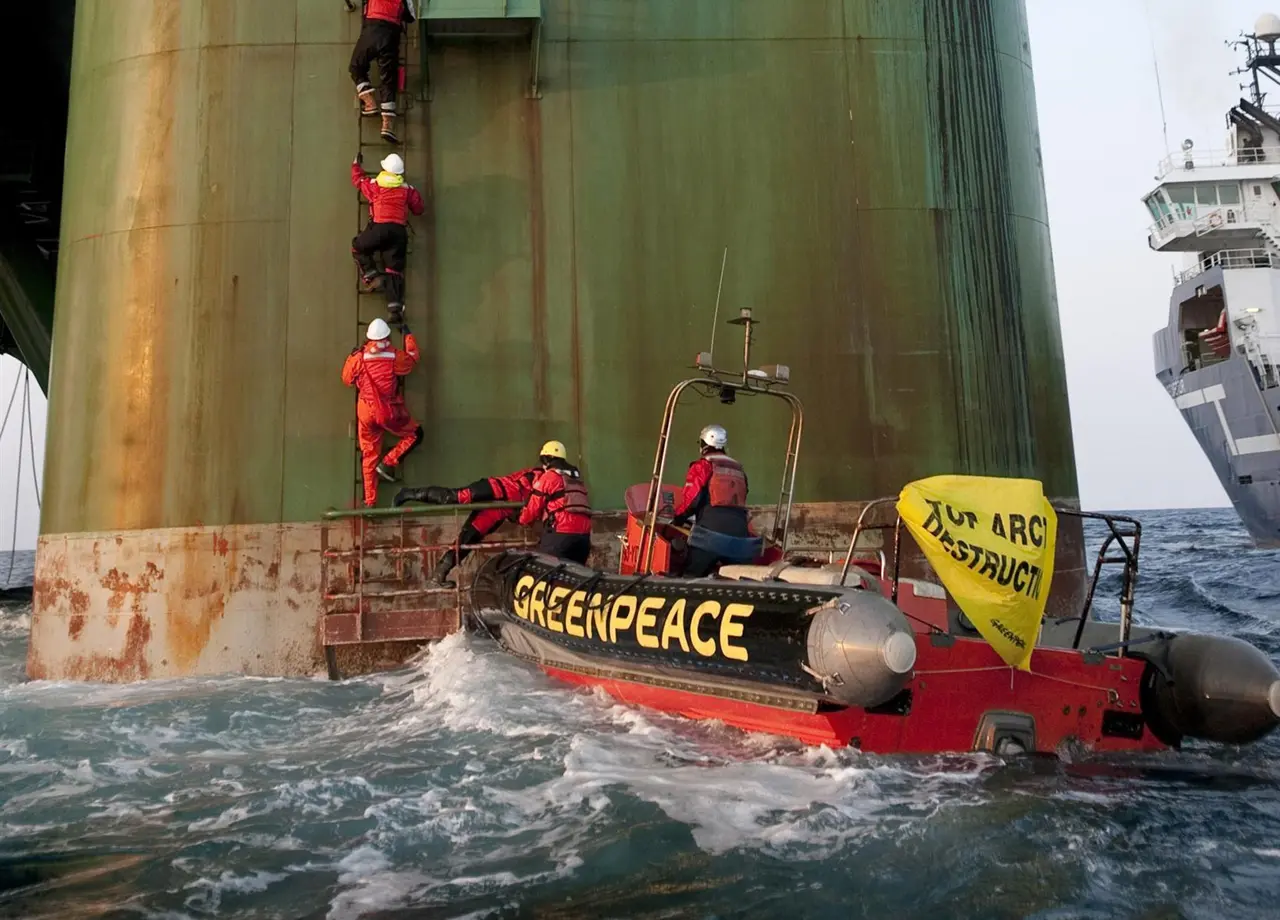 Greenpeace: Κατηγορεί τις μεγάλες ευρωπαϊκές πετρελαϊκές εταιρείες