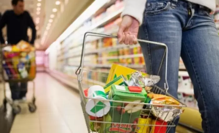 Υπουργός Υγείας: Δεν κλείνουν οι υπεραγορές