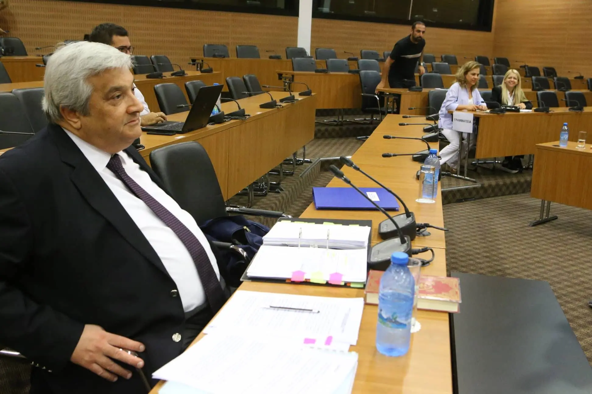 Άφησαν έξω από την συζήτηση για τις εγγυήσεις τον Έφορο Κρατικών Ενισχύσεων